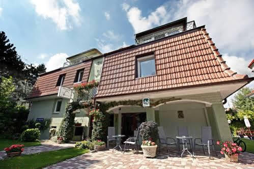 Penzion Astra Piest'any Exteriör bild